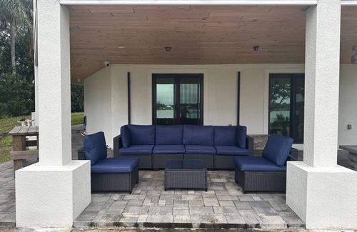 Orlando House | 2-bedroom bungalow with WiFi, AC in welcoming Central/Universal Orlando area.