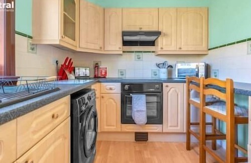 Glenisla Apartment | 2 Bedroom by Central Serviced Apartments