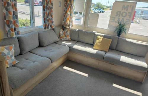 Dymchurch Resort | 2 Bedroom Caravan, New Beach Holiday Park