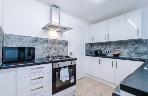 St Helens Apartment | 2 Bedroom | Central location