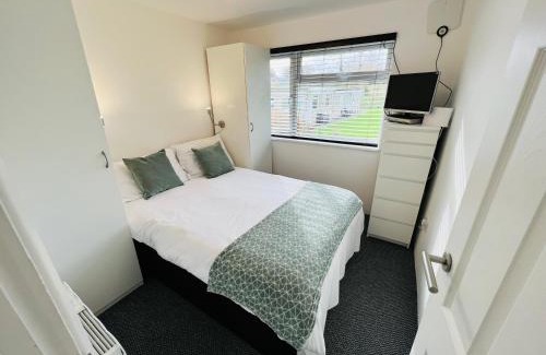 England Apartment | 2 Bedroom Chalet SB172, Sandown Bay, Isle of Wight, Free WiFi