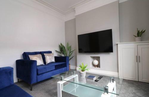 Lancaster House | 2 Bedroom Characterful House