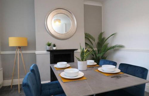 Lancaster House | 2 Bedroom Characterful House
