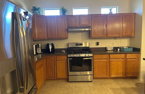 Sierra Vista House | 2-bedroom clean home in Sierra Vista, WiFi, AC, covered patio & shaded backyard.