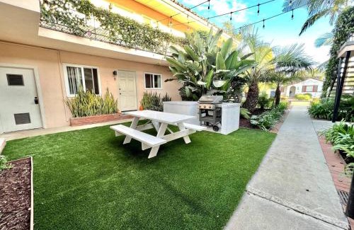 West Beach Apartment | 2 Bedroom close to downtown and beach
