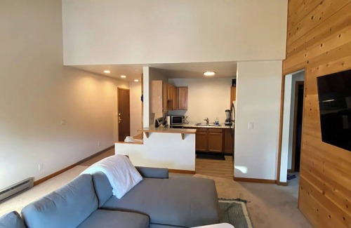 Steamboat Springs Condo | 2-bedroom condo in lovely Steamboat Springs with WiFi