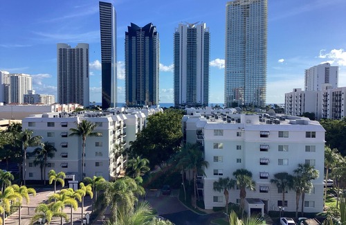 Eastern Shores Condo | 2-bedroom condo in sunny Sunny Isles Beach, 1/2 a mile from the beach