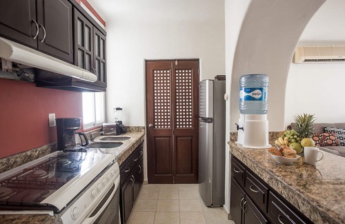 12th Street Condo | 2 Bedroom Condo. + Pool close to the beach, 5th Ave