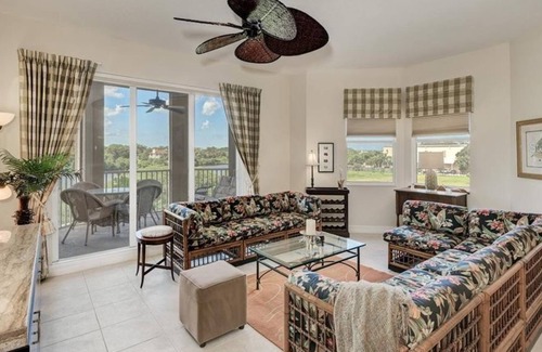 South Sarasota Condo | 2 Bedroom Condo 20885 by Houzlet