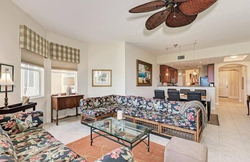 South Sarasota Condo | 2 Bedroom Condo 20885 by Houzlet