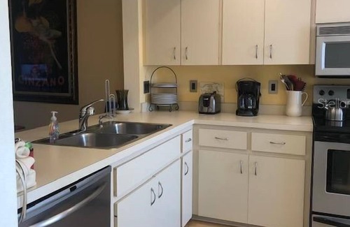 Braden River Condo | 2 Bedroom Condo 95098 by Houzlet