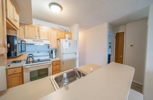 Sea Isle City Condo | 2 Bedroom Condo Across the Street from the Beach!