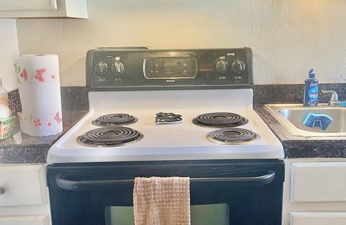 Encanto Condo | 2-bedroom condo in brilliant Phx walking distance to everywhere and lightrail