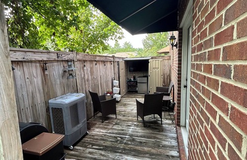 Oxford Condo | 2-bedroom condo in Oxford! 1 mile from The Square and Stadium!