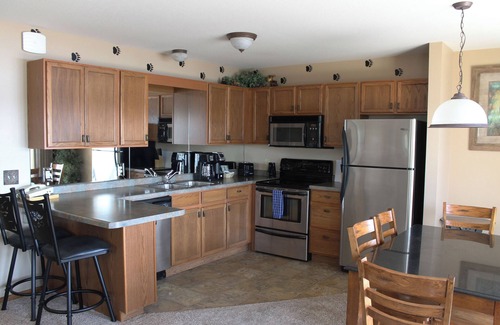 Eagle River Condo | 2 Bedroom Condo on Duck Lake in Eagle River