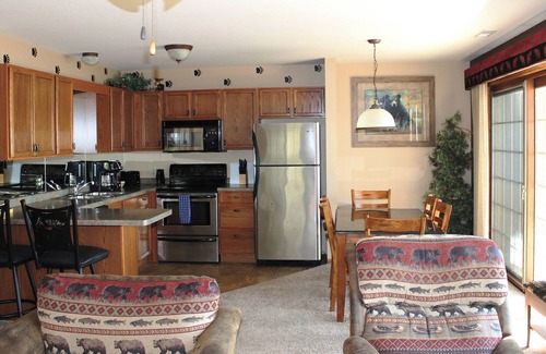 Eagle River Condo | 2 Bedroom Condo on Duck Lake in Eagle River