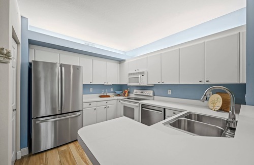 Bonita Springs Condo | 2-bedroom condo in The Brooks, 5 pools, fitness ctr, reciprocal golf Sept/Oct