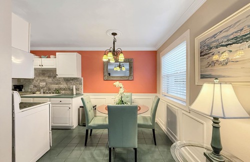 Northeast Virginia Beach Condo | 2-bedroom condo one block from the oceanfront.