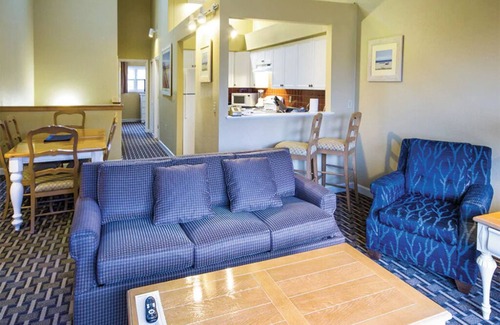 Jamestown Condo | 2 Bedroom Condo w/Full Kitchen at Newport Overlook Resort!