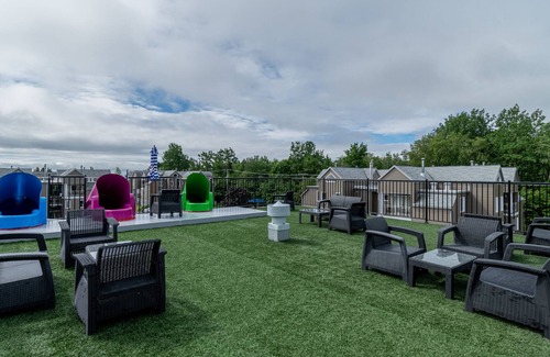 Beaupre Condo | 2 bedroom condo with water park, spa and gym!