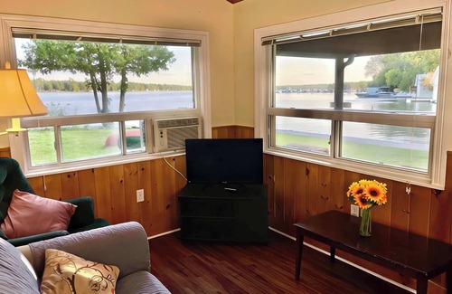 Bobcaygeon House | 2-Bedroom Cottage #11 - Ambleside