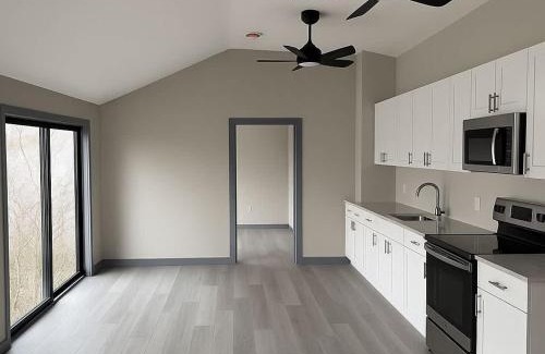 Gravenhurst House | 2-Bedroom Cottage #11 - Red Pine