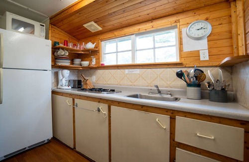 Gravenhurst Cabin | 2-Bedroom Cottage #4 - Monterey Pine