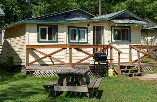 Gravenhurst Cabin | 2-Bedroom Cottage #5 - Lodgepole Pine