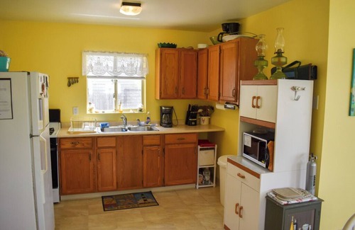 Dennis Port House | 2 bedroom cottage just a short walk to Swan River