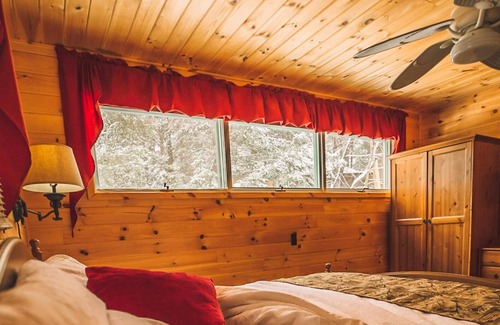 Long Lake Cottage | 2 Bedroom Cottage, sleeps 5