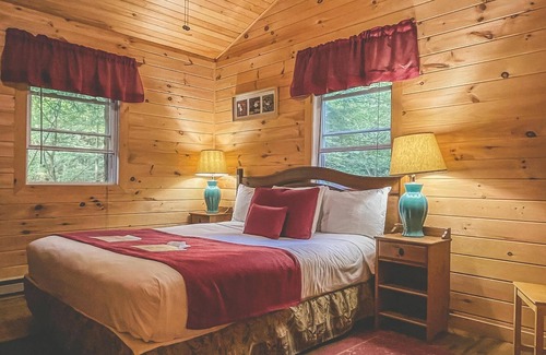 Long Lake Cottage | 2 Bedroom Cottage, sleeps 6
