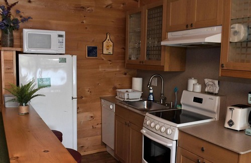 Long Lake Cottage | 2 Bedroom Cottage, sleeps 5