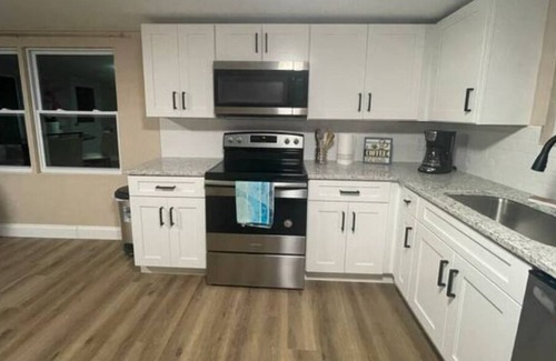 Winter Garden House | 2 bedroom Cottage near Downtown Winter Garden