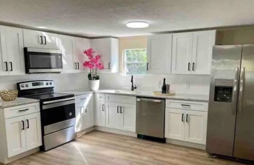 Winter Garden House | 2 bedroom Cottage near Downtown Winter Garden