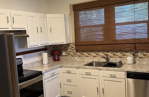 Riverfront Industrial Area House | 2 Bedroom Cottage-walking distance to downtown