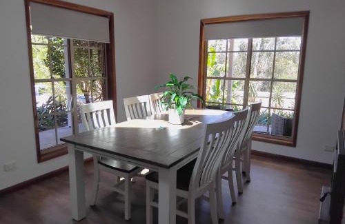 North Maleny House | 2 Bedroom Cottage with Private Garden