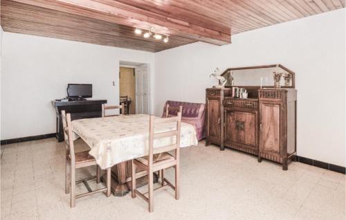 Pietranera Apartment | 2 Bedroom Cozy Apartment In Pietranera