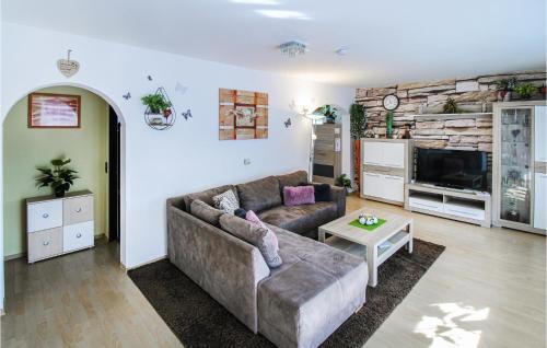 Arrach Apartment | 2 Bedroom Cozy Apartment In Arrach