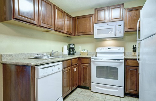 Williamsburg Apartment | 2 Bedroom Deluxe WM Kingsgate Resort - Home away from Home.