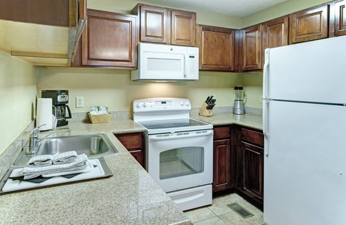 Williamsburg Apartment | 2 Bedroom Deluxe WM Kingsgate Resort - Home away from Home.