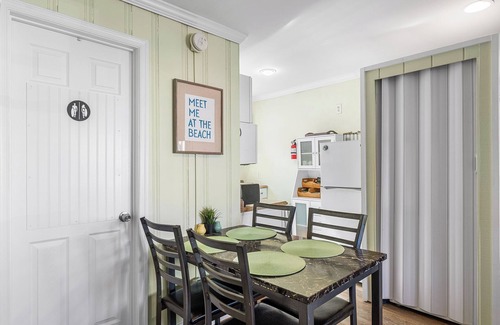 Ocean City Condo | 2 Bedroom downtown, with a pool, , close to the beach and boardwalk