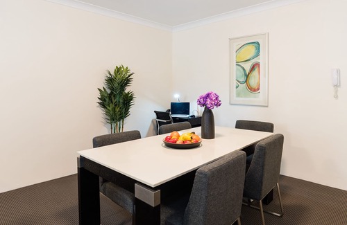 Eastwood Apartment | 2 bedroom executive furnished Apartments accommodation
