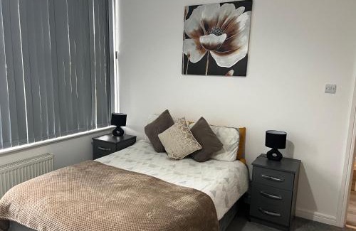 Wellingborough Apartment | 2 Bedroom Flat Ground Floor in Town Center