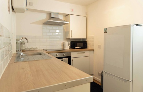 Shoreditch Apartment | 2 Bedroom Flat in Haggerston. 1 min to the Station (Windrush Line).
