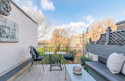 Maida Vale Apartment | 2 bedroom flat with roof terrace in maida vale