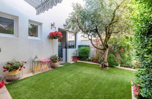Jonquieres-Saint-Vincent House | 2 bedroom accommodation in Jonquières St Vincent