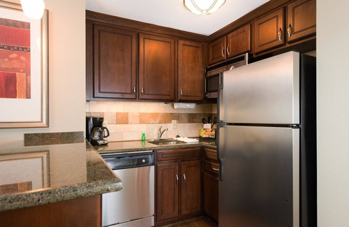Columbia Condo | 2 Bedroom | Free Wi-Fi + Breakfast, Gym Access
