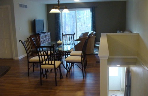 Beulah Apartment | 2 Bedroom, Full Kitchen, Dining Room, Living Room, Large Deck, Jacuzzi -Sleeps 8