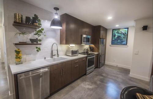Lawton Park Apartment | 2 Bedroom Getaway Near Downtown