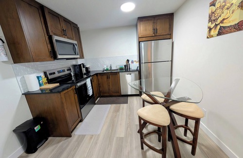 Southwest Calgary Apartment | 2-bedroom Guest Suite in SW Calgary with WiFi